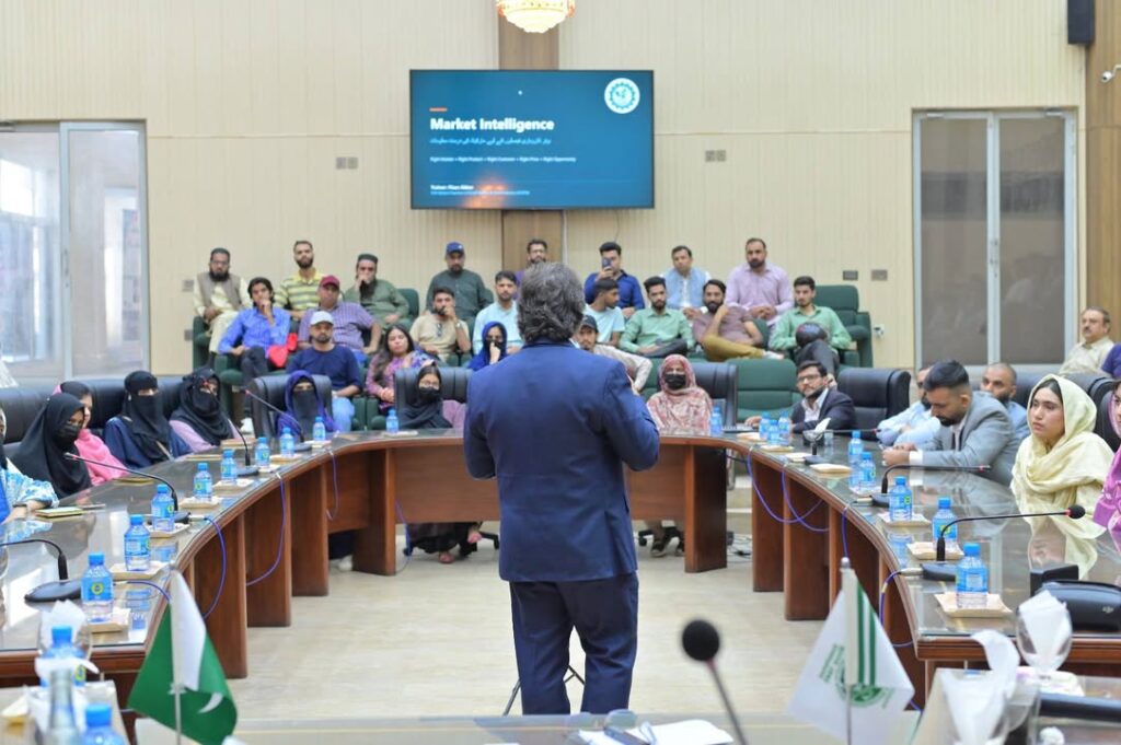 E-Commerce Seminar: Opening New Export Opportunities — photograph 5